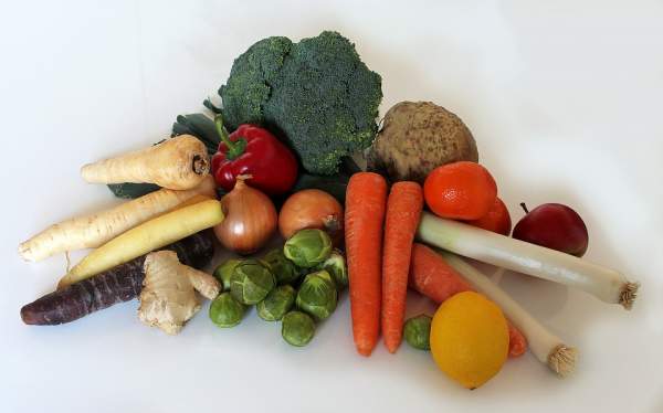 Mange des fruits et légumes pour les fibres, vitamines, oligo-éléments, minéraux, antioxydants...