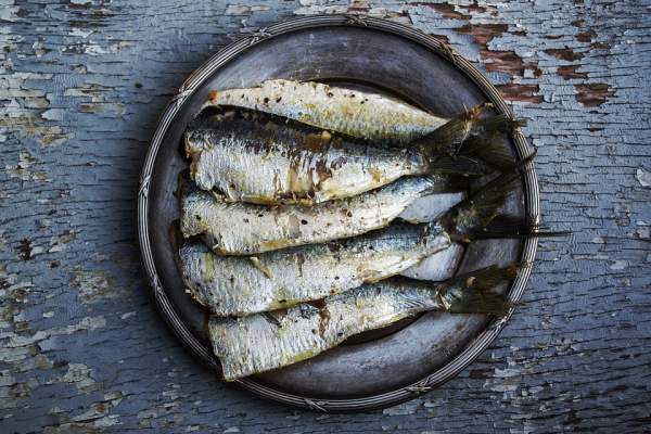 Tu peux te recharger en oméga 3 en mangeant des sardines notamment.