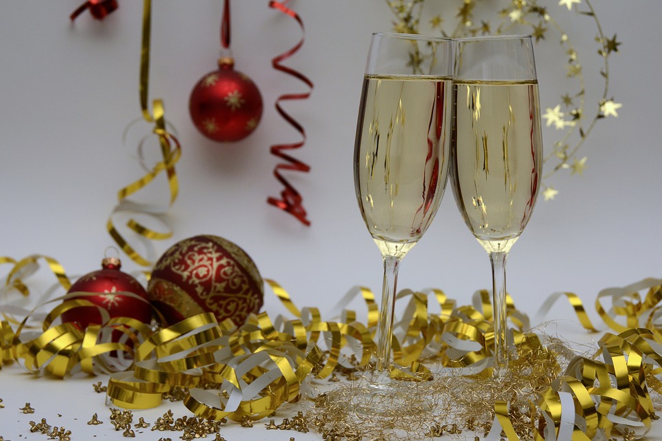 Réveillon, Noël, fêtes de fin d'année ne sont pas des plus sympas pour ton estomac...