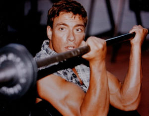 Tout comme JC qui se repose entre deux sessions muscu, tes organes digestifs aussi ont besoin d’une pause.
