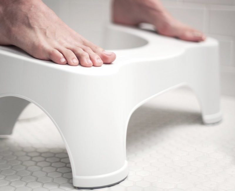 Des sociétés commercialisent même des tabourets de toilettes.
