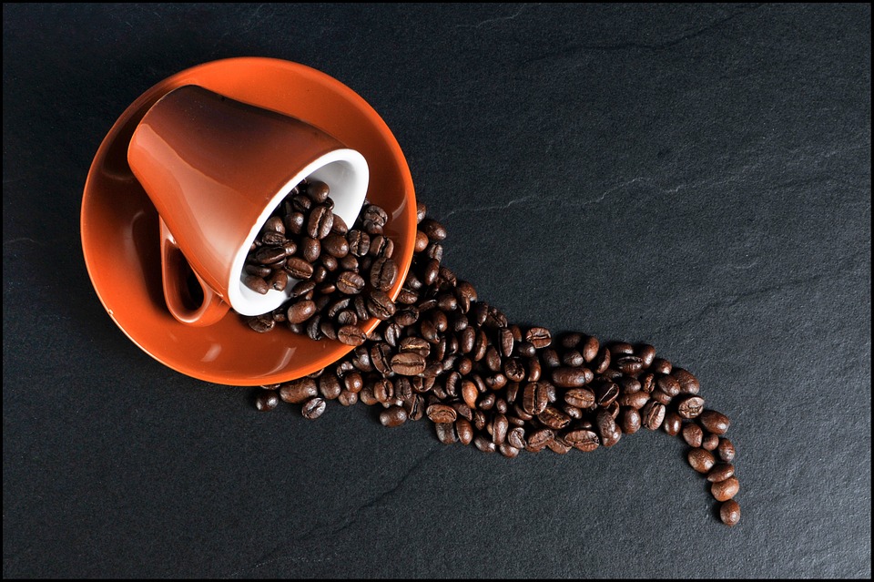 Tu n’es pas obligé de boire ton café pour te vider.