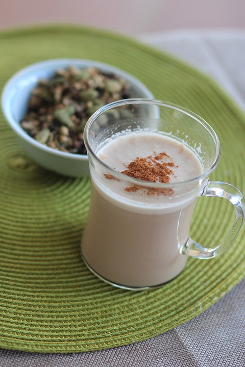 Pour changer, remplace ton café par un bon chaï maison !